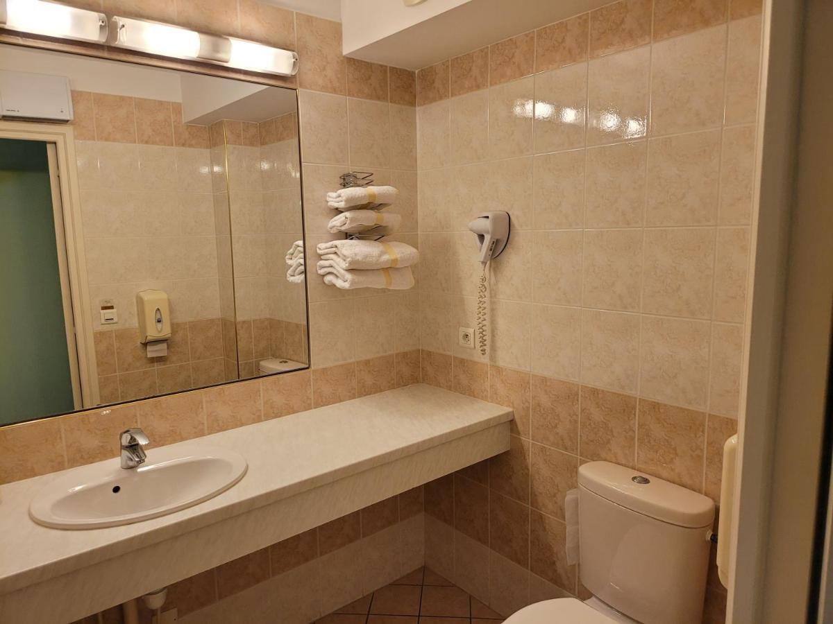 L'Auberge De L'Olive Dompierre-sur-Besbre Ngoại thất bức ảnh